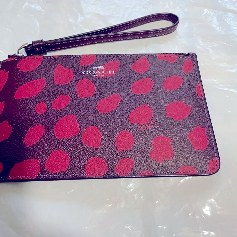 Coach  Wristlet Raspberry